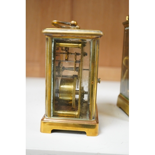 1264 - An early 20th century lacquered brass repeating carriage clock and a smaller carriage timepiece, hei... 