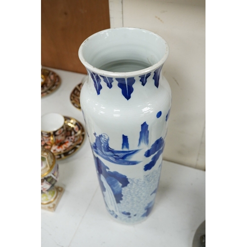 1276 - A Chinese Kangxi-style blue and white figural vase, 39cm