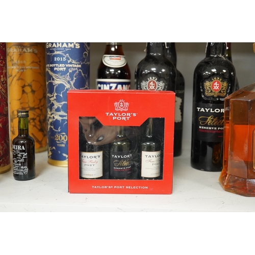 1296 - Ten bottles of vintage port to include Quinta Do Panascal 1986, Delaforce 1987 and Taylors 1986, as... 