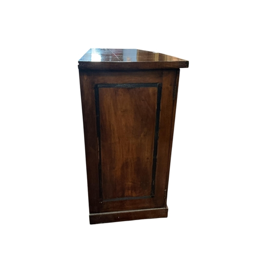 123 - A George III mahogany bowfront sideboard, width 152cm, depth 52cm, height 92cm