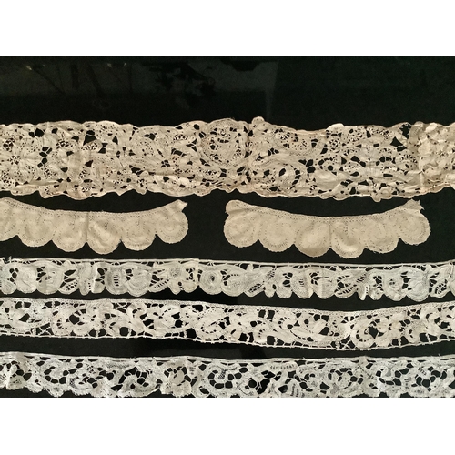 67 - A late 18th century Venetian long bobbin lace streamer for a fall cap 112cm long x 13cm wide, togeth... 