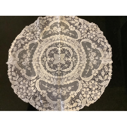 90 - 19th century lace etc; including a Brussels hand made lace wedding hankie, a white worked fine linen... 