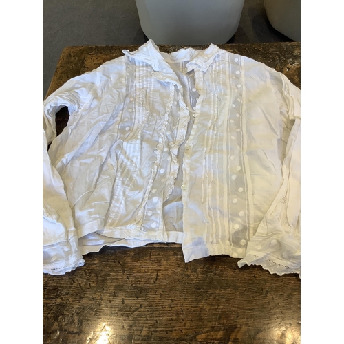 98 - 19th / early 20th century French ladies cotton and linen blouses and camisoles, including: two colla... 