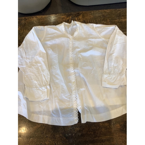 98 - 19th / early 20th century French ladies cotton and linen blouses and camisoles, including: two colla... 