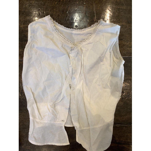 98 - 19th / early 20th century French ladies cotton and linen blouses and camisoles, including: two colla... 