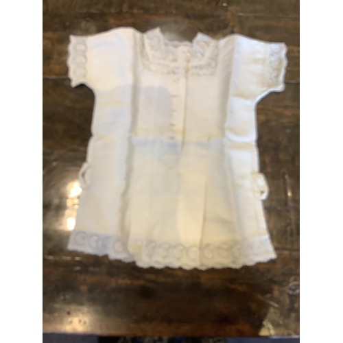 98 - 19th / early 20th century French ladies cotton and linen blouses and camisoles, including: two colla... 