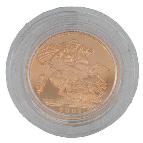 213A - British gold coins, Elizabeth II, Royal Mint UK gold proof sovereign, 2001, in case of issue with ce... 