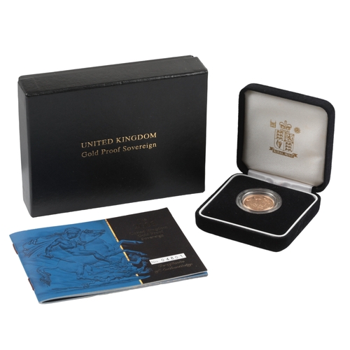 213A - British gold coins, Elizabeth II, Royal Mint UK gold proof sovereign, 2001, in case of issue with ce... 