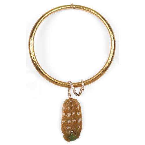 585 - § § Andrew Grima, a gold, jadeite and diamond necklace, 1991,
the hinged collar of planished gold su... 