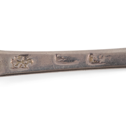 7 - A pair of late 17th/early 18th century Britannia standard silver dog nose rat tail tablespoons, by W... 