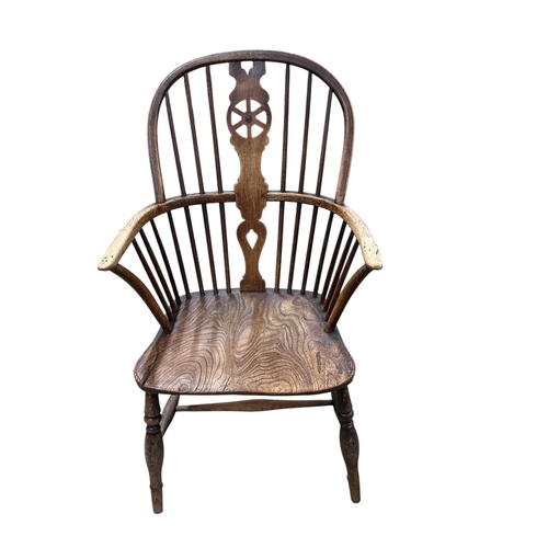 2076 - Three 19th century windsor armchairs, largest width 58cm, depth 45cm, height 102cm