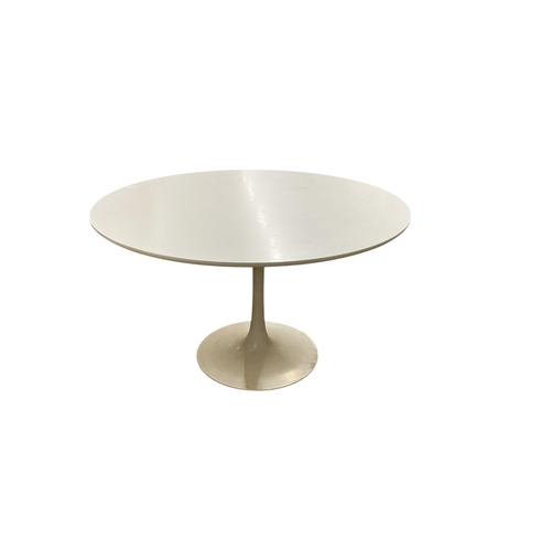 2101 - An Arkana Tulip table, diameter 121cm, height 72cm and four chairs