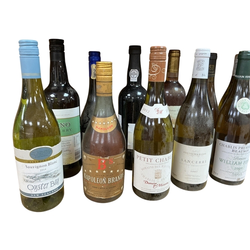 Twelve bottles of assorted white and rose wines to include William ...