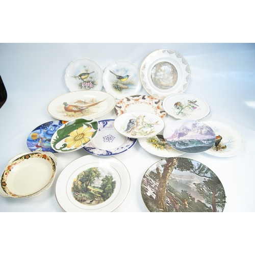 95 - A Collection of Decorative Ceramic Cabinet Plates and a Shallow BowlA collection of decorative cer... 