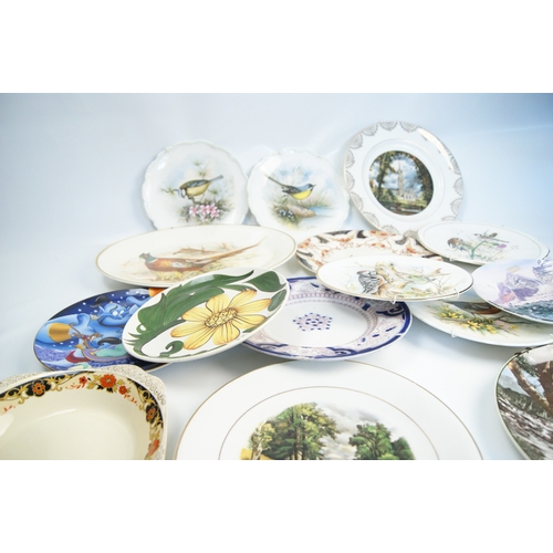 95 - A Collection of Decorative Ceramic Cabinet Plates and a Shallow BowlA collection of decorative cer... 