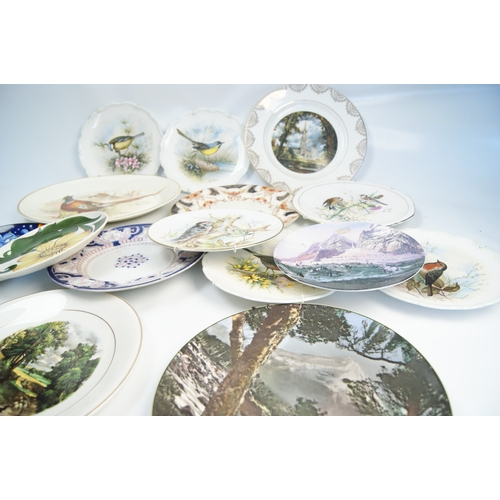 95 - A Collection of Decorative Ceramic Cabinet Plates and a Shallow BowlA collection of decorative cer... 