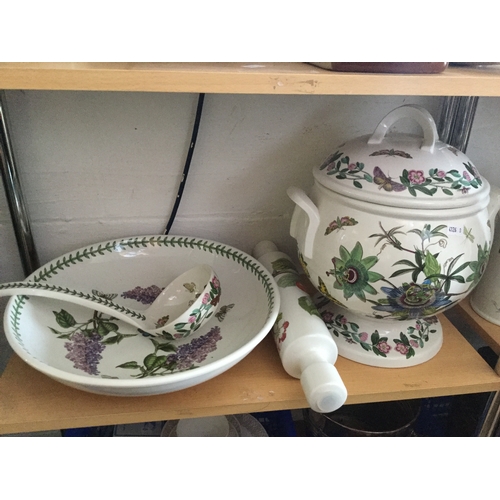 107 - A Portmeirion soup tureen, cover and ladle,
decorated with passion flower, together with vase, rolli... 