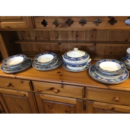 123 - A Wedgwood dinner and tea service, for six,
in the Blue Siam pattern -