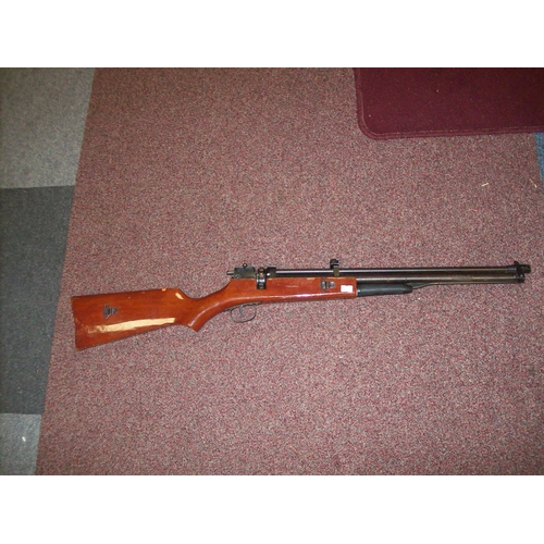 424 - A bolt action 177 pump air rifle
and 12 shot magazine -