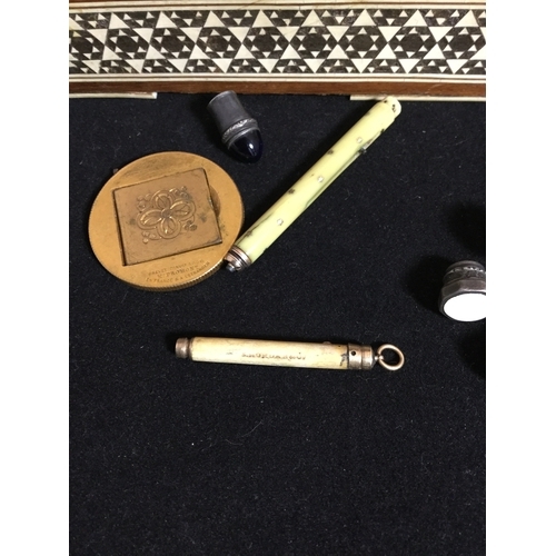 1 - A mixed lot, 
to include inlaid box, Morden fob pencil, silver backed brush, pocket knives, reversib... 