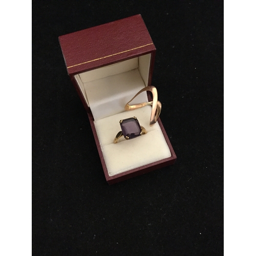 35 - A 9ct gold ring, 
set with a rectangular amethyst and another 9ct ring (2) -