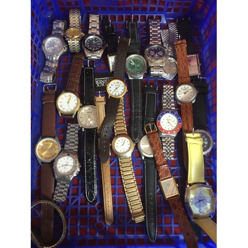14 - A quantity of mostly modern watches -