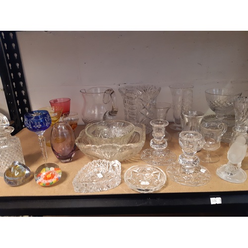 180 - A selection of glassware, to include Stuart cut glass candlestick, vases, trinket dishes etc, Caithn... 