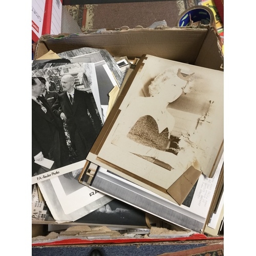 198 - A quantity of press photographs -