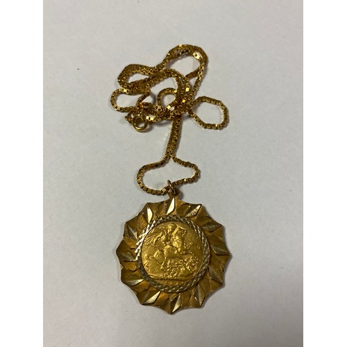 26 - A 1904 Sovereign, mounted as a pendant to 9ct gold mount and chain -