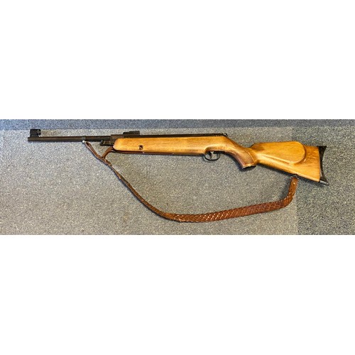 388 - A Webley Omega 177 air rifle -