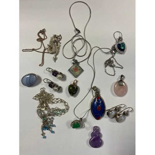 117 - A group of silver and costume jewellery, buttons etc -