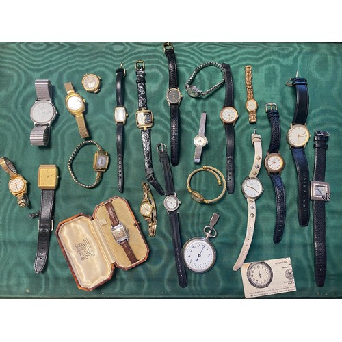 16 - A mixed lot of lady's and gent's wristwatches -