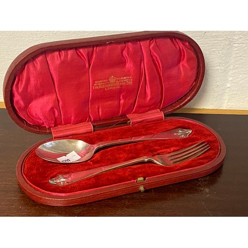 43 - A cased silver christening set, Alexander Clark Co, Sheffield 1922 -