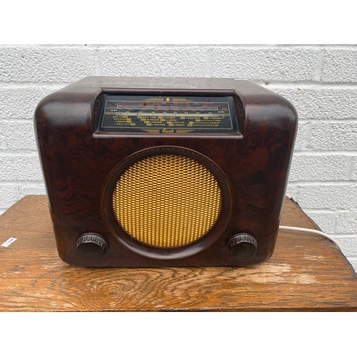 210 - A vintage Bush bakelite radio -