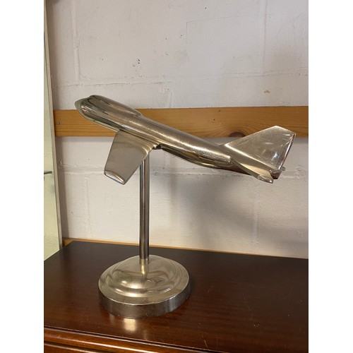 79 - A desk top model of a vintage Comet style airplane -