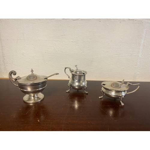 8 - A group of three silver lidded mustards, various dates and makers -