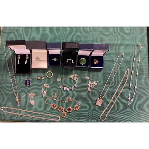 9 - A quantity of mostly silver jewellery, some stone set -