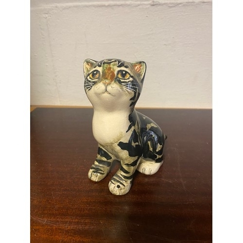 116 - A Studio 6 Fulham Pottery cat -