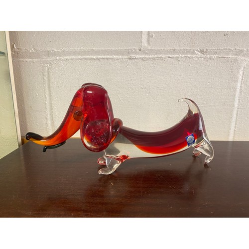 140 - A Murano glass dachshund -