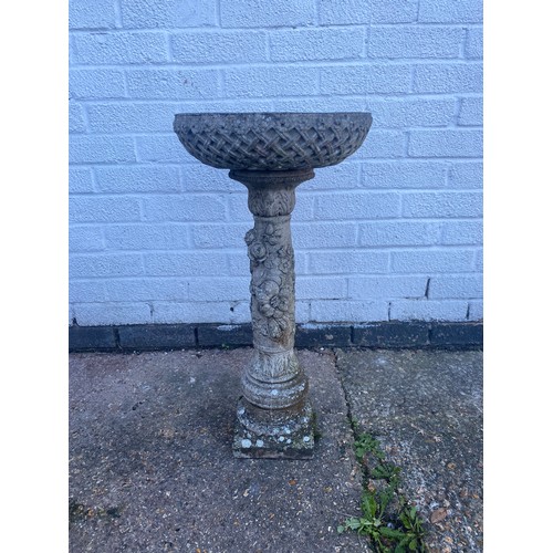 463 - A reconstituted bird bath -