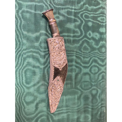 429A - An Eastern dagger, with horn handle -