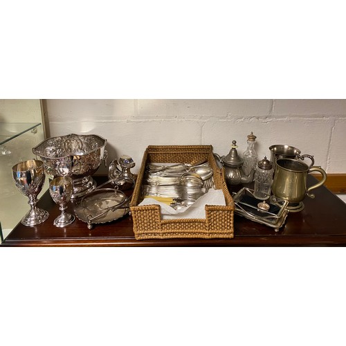 45 - A silver plated champagne bucket, six plated coupes and other platedwares -