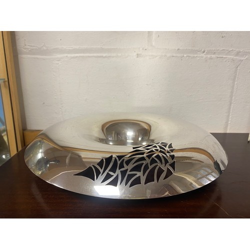 21 - A large modern silver bowl, designed by Yvonne Renouf Smith, London 2003, with pierced decoration -