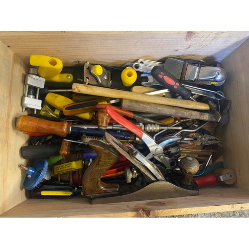 467 - A crate of tools -