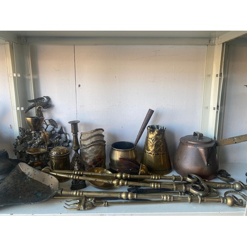 339 - A quantity of metalwares, including fire tools -