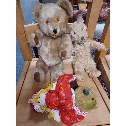 264 - Toys: Two jointed teddy bears and a doll/teddy -