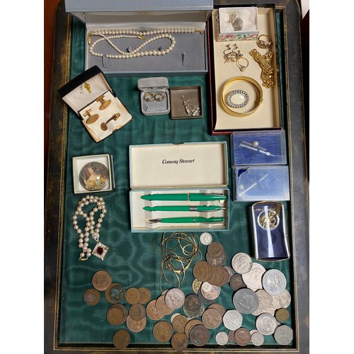 48 - A Conway Stewart pen set, a quantity of costume jewellery and a small quantity of coins -