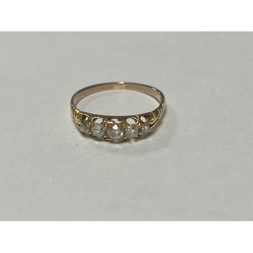 52 - An antique five stone diamond ring, set with graduated diamonds in yellow gold mount -