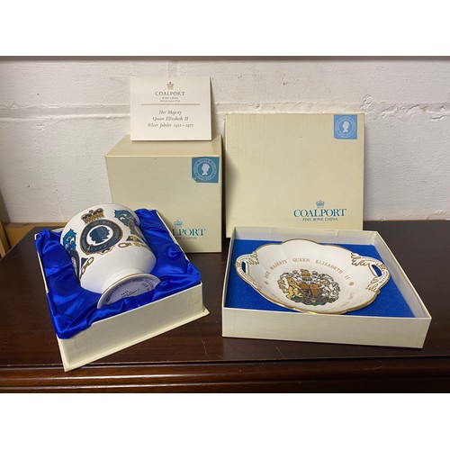 147 - A Coalport limited edition QEII Silver Jubilee goblet and a similar dish (2) -