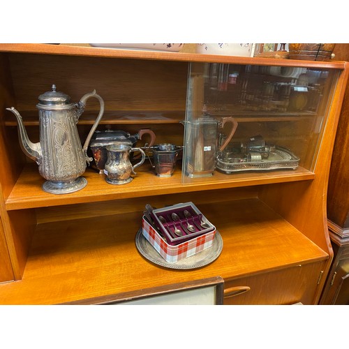 79 - A small group of silver plated items -